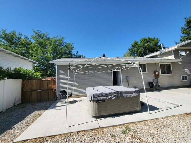 Building Photo - 1409 W 8660 S