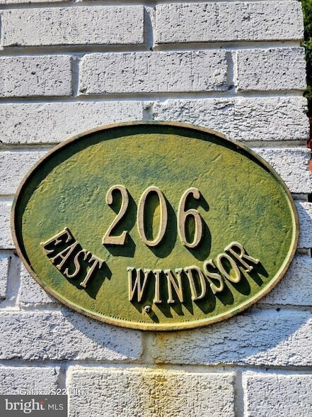 Building Photo - 206 E Windsor Ave