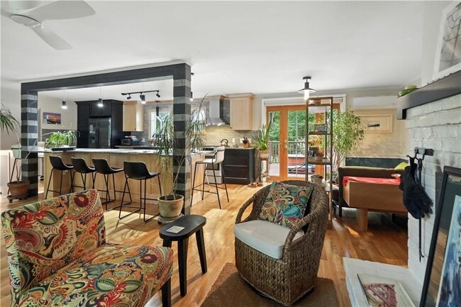 Primary Photo - 70 Lindley Ave