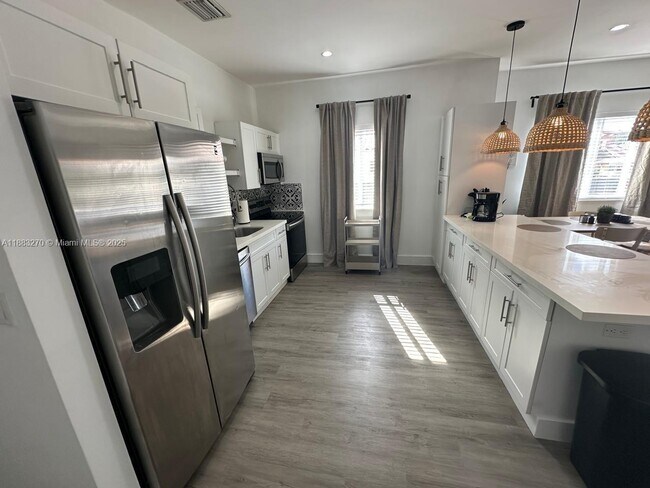 Building Photo - 1822 NW 4th St