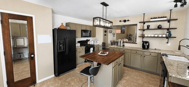 Building Photo - 29122 Foxingham Cir