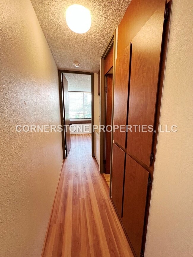 Building Photo - 3324 Sierra Dr