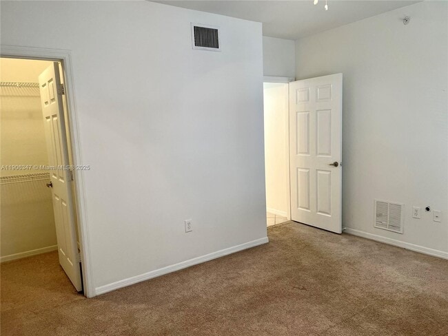 Building Photo - 6529 Emerald Dunes Dr