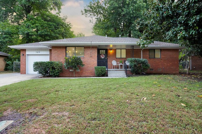 Primary Photo - 1619 Franklin Dr