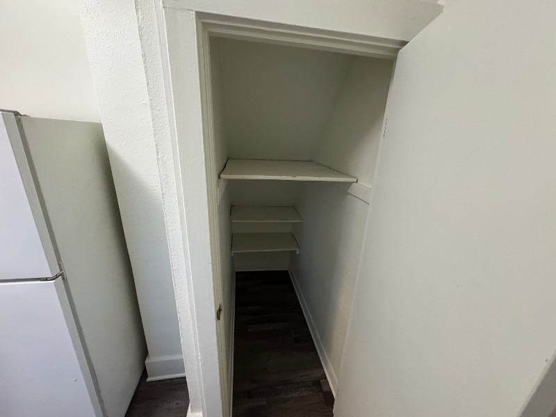 Building Photo - 000 Vine St