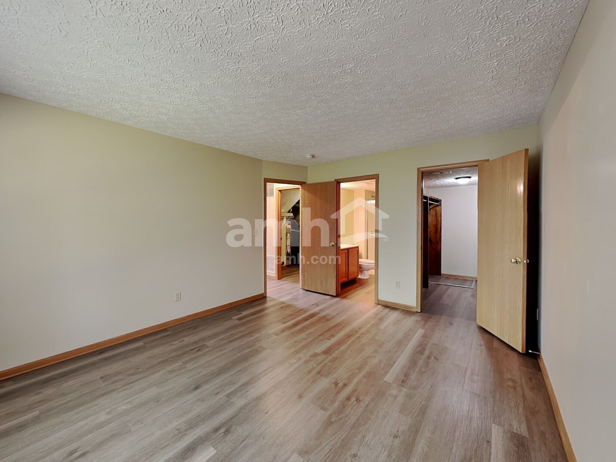 Building Photo - 5896 Oreily Dr