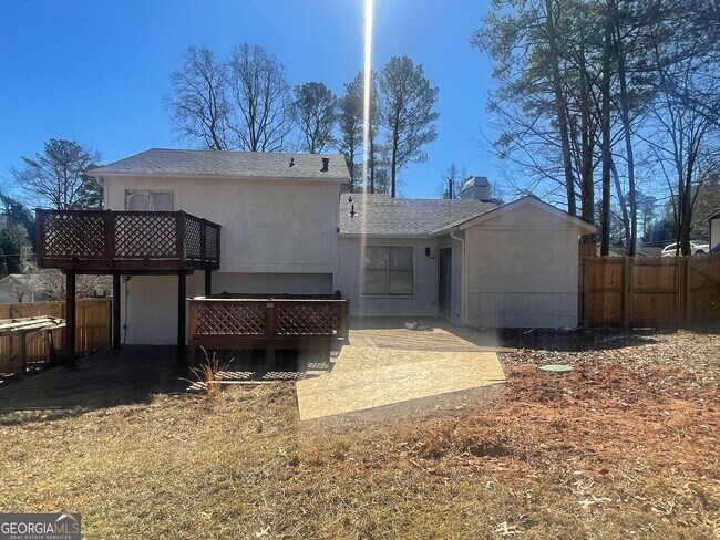 Building Photo - 1530 Pin Oak Ln SE