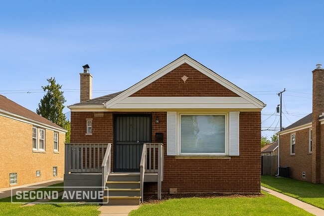 Building Photo - 10625 S Green St