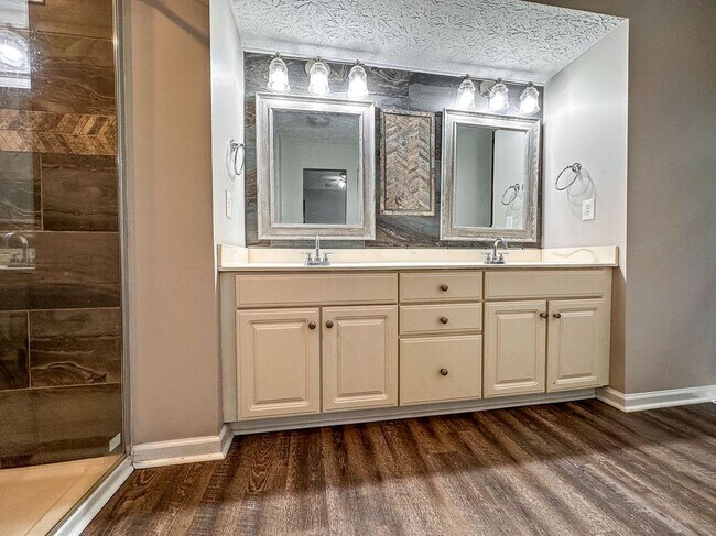 Building Photo - 3552 Plum Creek Trail NW