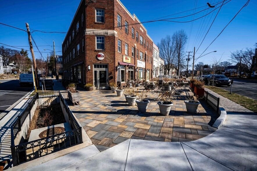 Building Photo - 3824 37th Pl