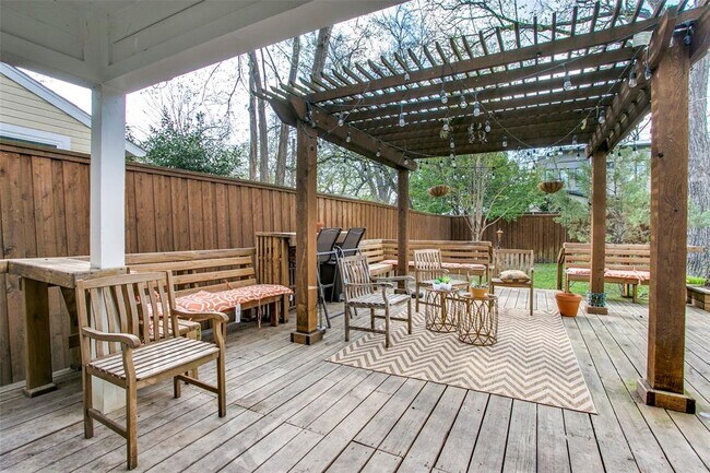 Building Photo - 4559 Elsby Ave