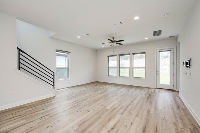 Building Photo - 9813 Evening Canopy Dr