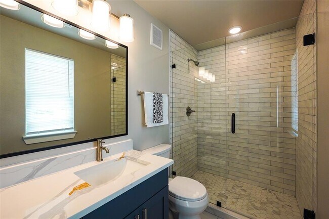 Building Photo - 108 Sandy Oaks Loop