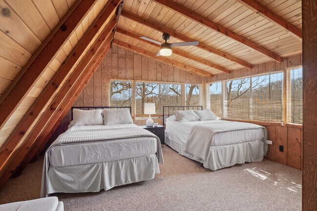 Building Photo - 1216 Whitetail Lake Dr