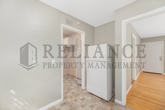 Building Photo - 2511 Woodland N