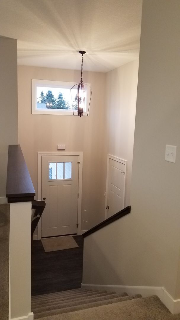 Building Photo - Single Family Home - Great location!