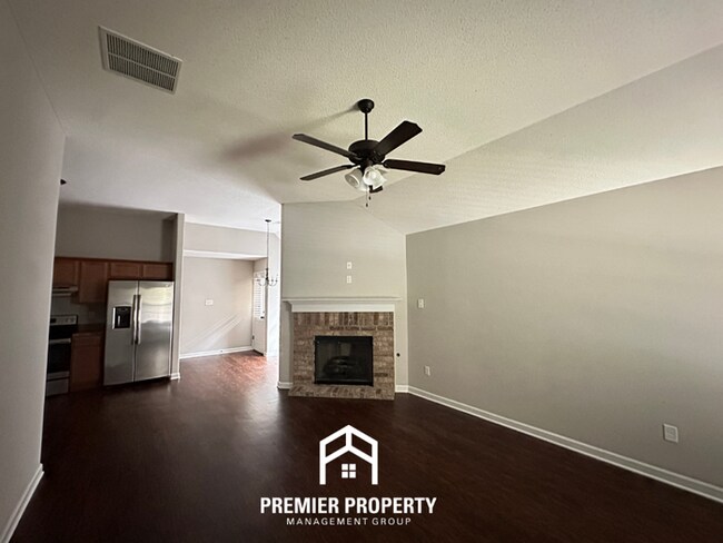 Building Photo - Charming 3BR/2BA Bartlett Area Home | High Ceilings, Stainless Steel & 2-Car Garage