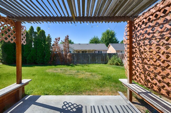 Building Photo - Beautiful Meridian home