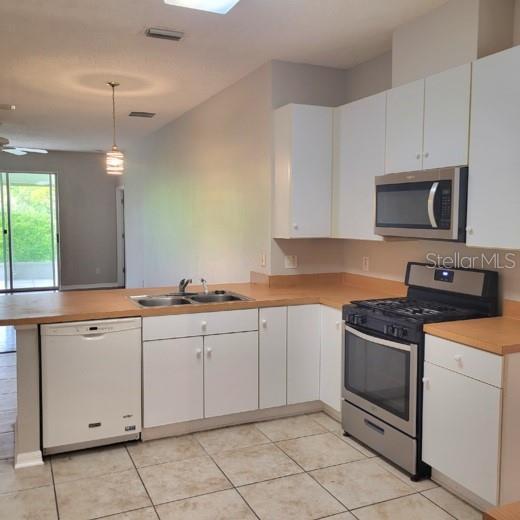 Building Photo - 10210 Beneva Dr