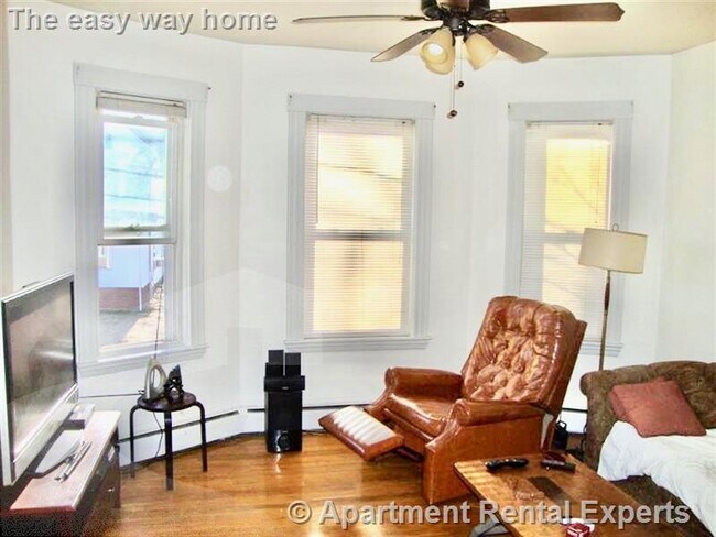 Building Photo - 103 Arlington St