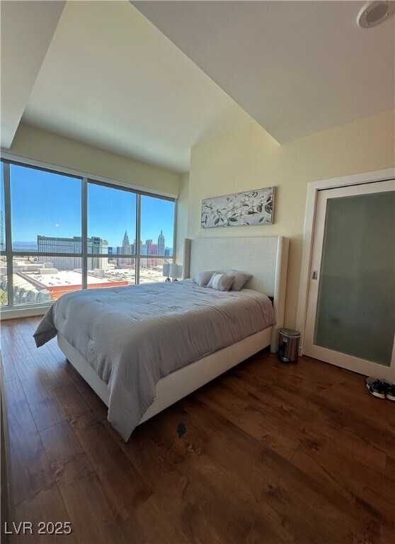 Building Photo - 4575 Dean Martin Dr
