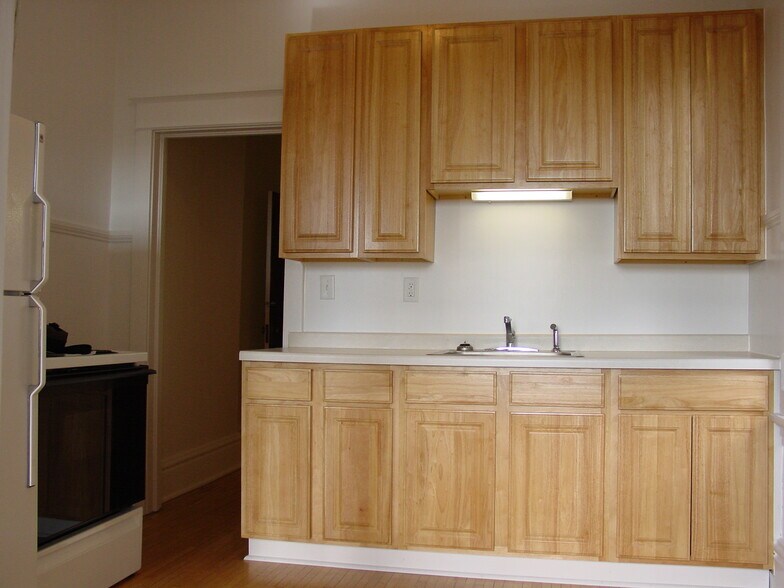 kitchen - 1814 Jefferson St