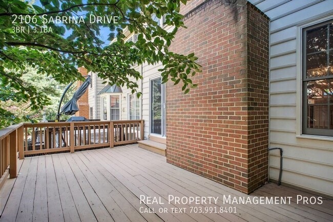 Building Photo - 2106 Sabrina Dr
