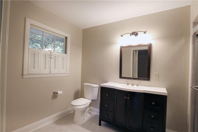 Building Photo - 4690 Huntley Dr NE