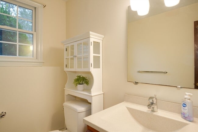 Building Photo - 52 Vega Rd