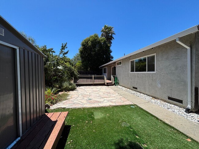 Building Photo - Move-In Ready Home with Remodeled Kitchen and Baths