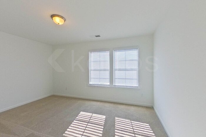 Building Photo - 304 Silver Maple Ln