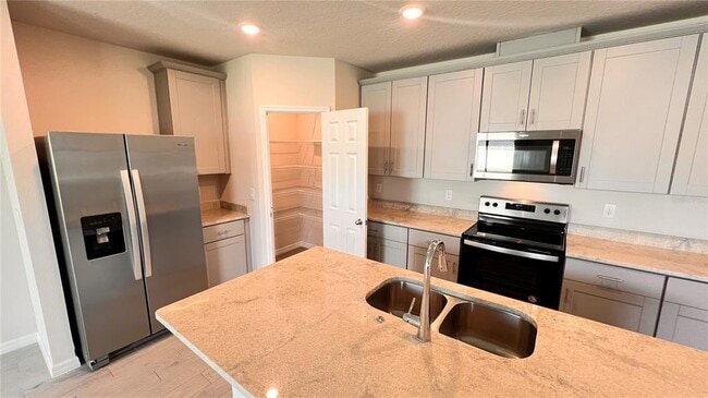 Building Photo - 702 Alta Vista Ct