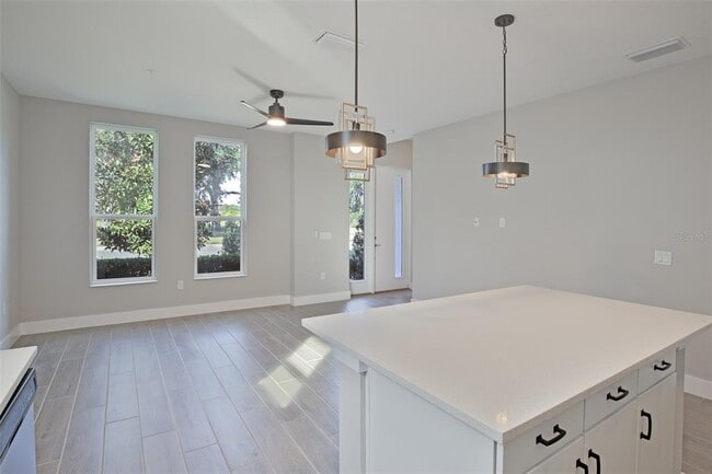 Building Photo - 1800 Houston St