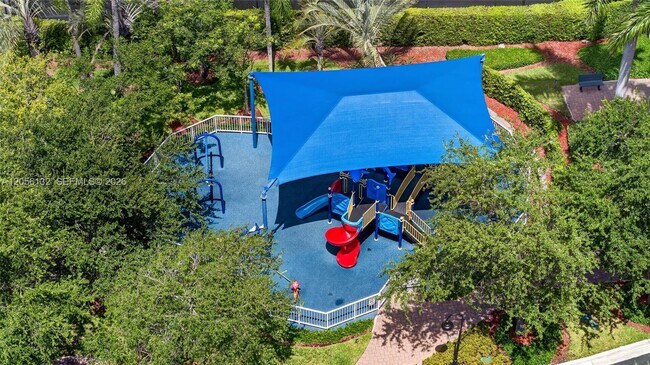 Building Photo - 3600 Mystic Pointe Dr