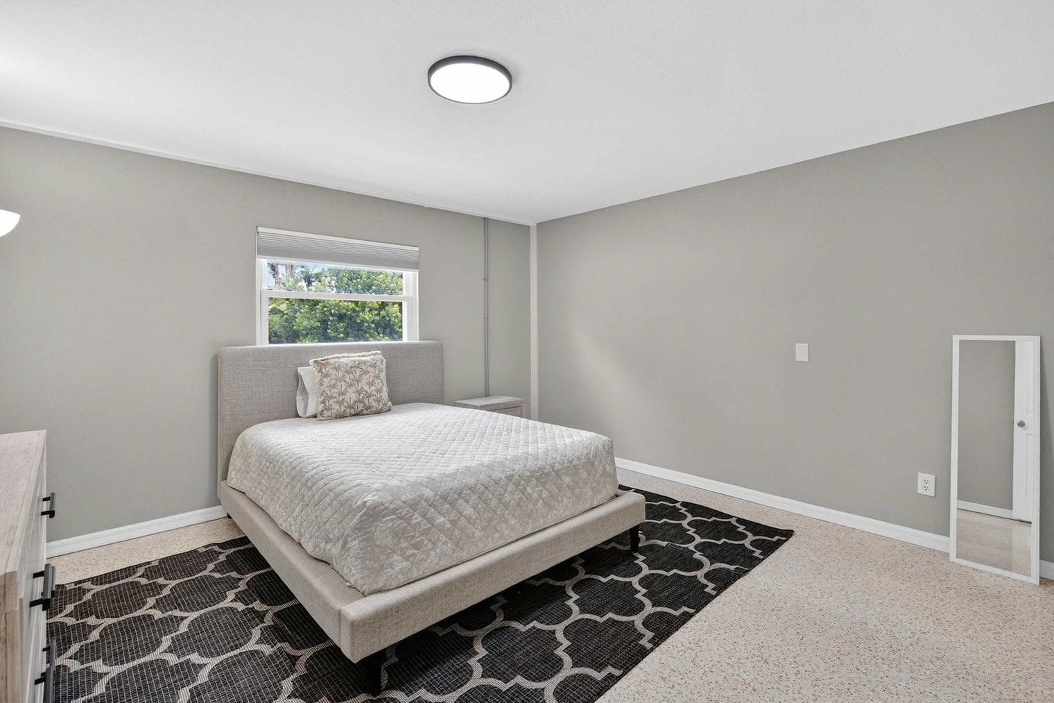 Building Photo - 349 Avenida Madera