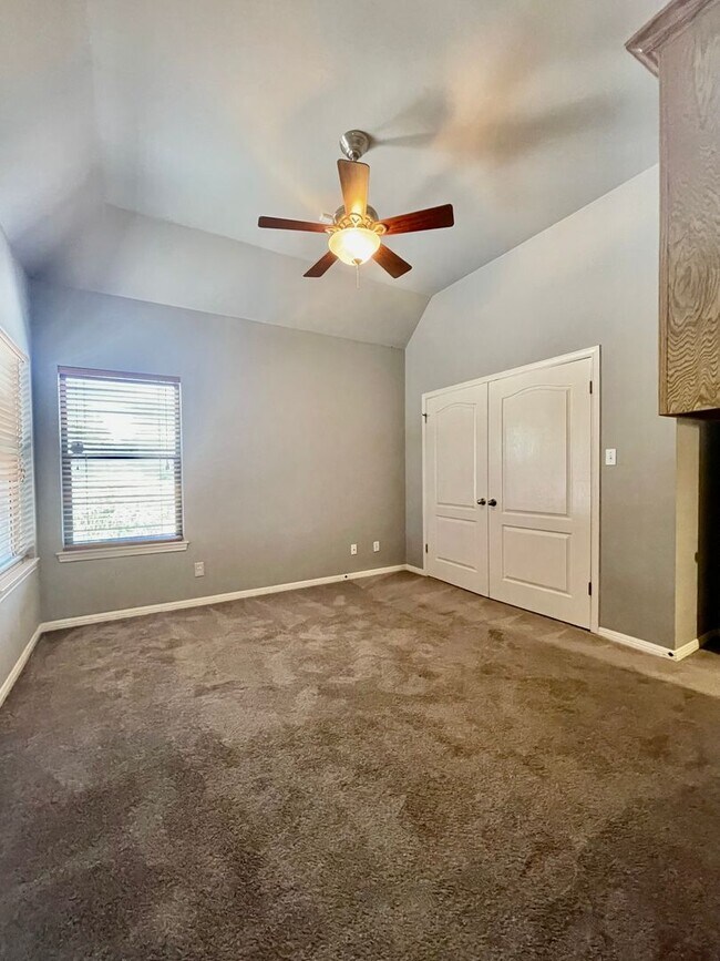 Building Photo - Elegant, Spacious Home Backing Up To Greenspace