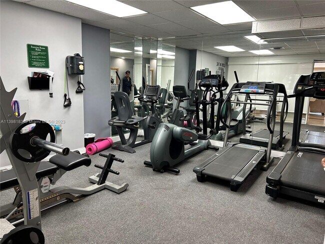 Building Photo - 1455 N Treasure Dr