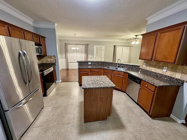 Building Photo - 322 Clover Brook Dr