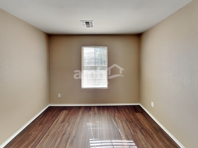 Building Photo - 2683 S Sailors Way