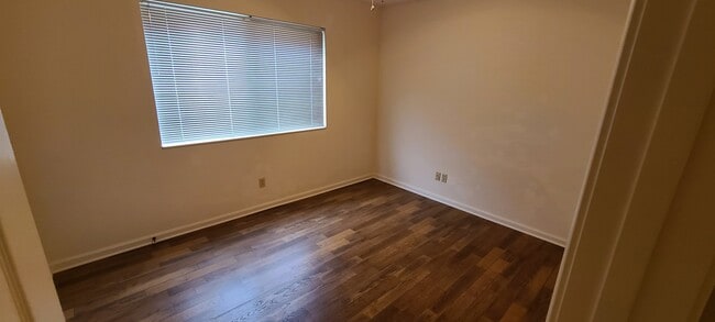 Guest Bedroom - 3721 Bardstown Rd