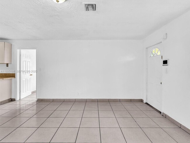 Building Photo - 1624 S 23rd Ave