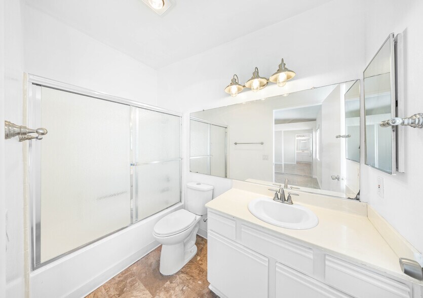 Building Photo - 11377 Osborne Pl