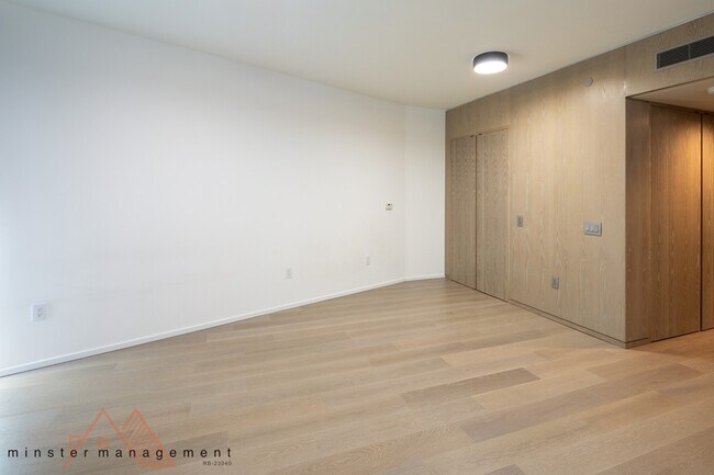 Building Photo - 1000 Auahi St