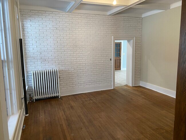 Building Photo - 204 Carroll St