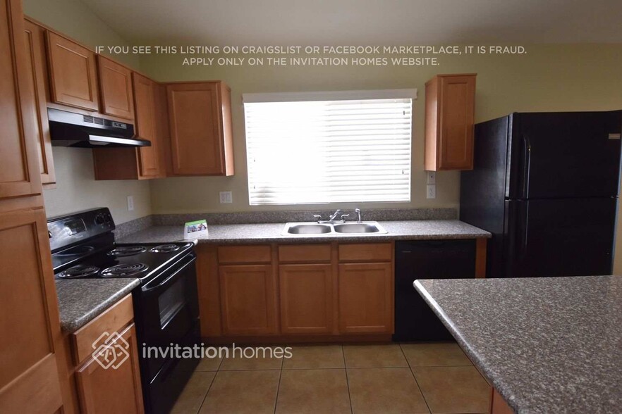 Building Photo - 5409 S 7th Dr