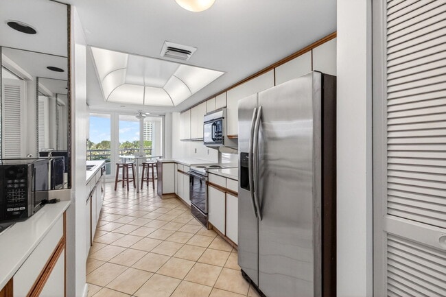 Building Photo - 4201 N Ocean Blvd