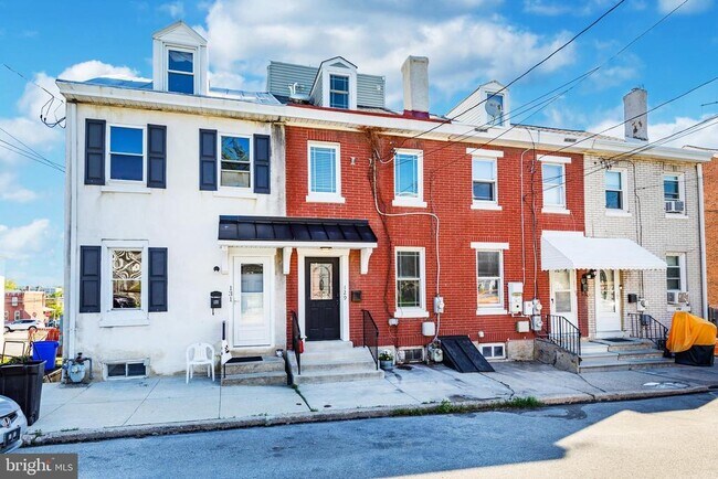 Building Photo - 129 Sixth St
