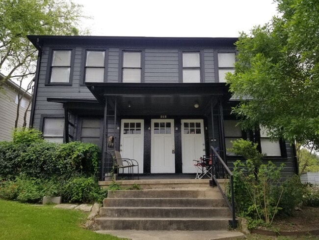 Building Photo - 218 Claremont Ave