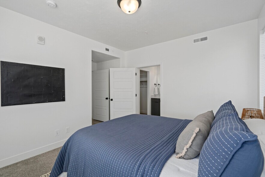 Building Photo - 529 S 1020 W