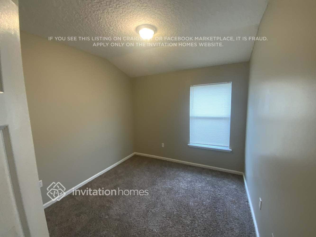 Building Photo - 13463 Devan Lee Dr E